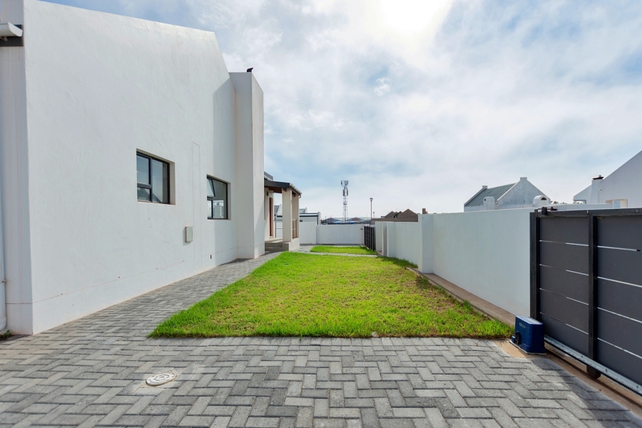 4 Bedroom Property for Sale in Harbour Heights Western Cape